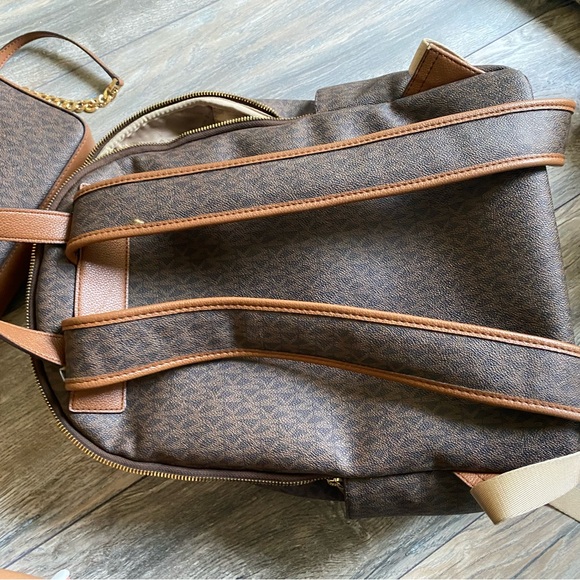 Michael Kors Set - Picture 5 of 16